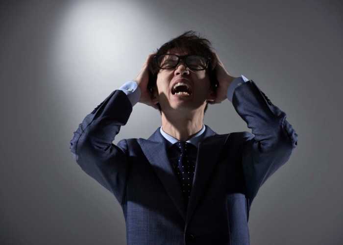 情绪低落忧郁，易暴躁生气，难以入眠